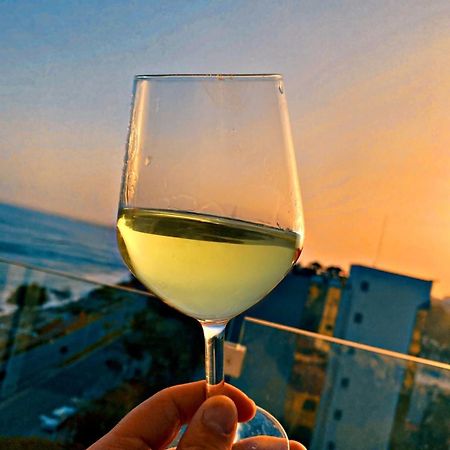 The White Pearl Suite - Beach Front City Centre With Sea View. Limassol Exterior photo