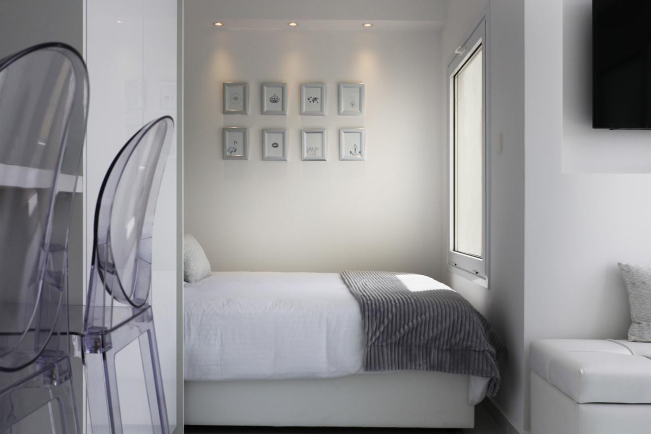 The White Pearl Suite - Beach Front City Centre With Sea View. Limassol Exterior photo