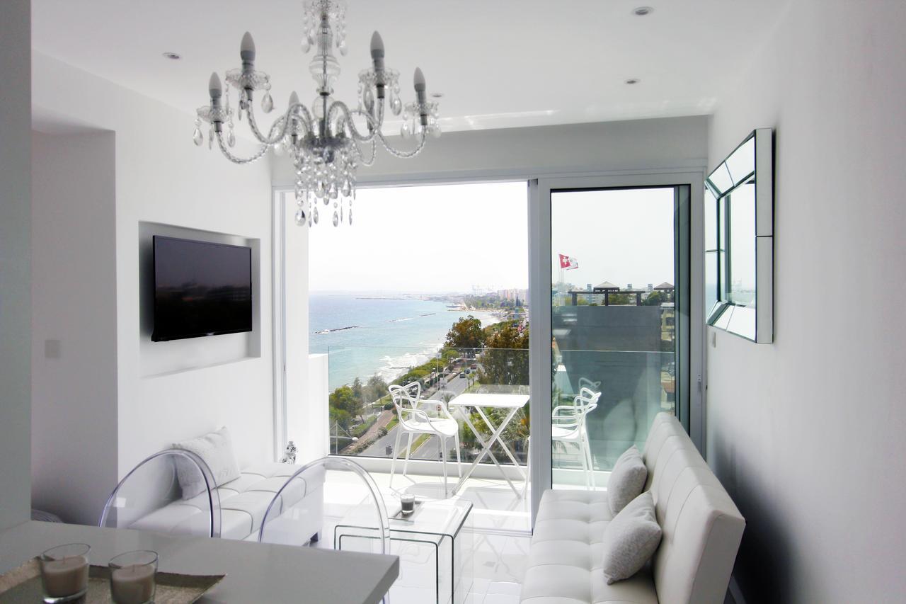 The White Pearl Suite - Beach Front City Centre With Sea View. Limassol Exterior photo